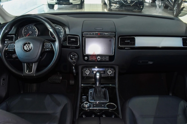 Volkswagen Touareg, год 2018, цвет Silver-Gasoline, пробег 138,000 km, фото 2487