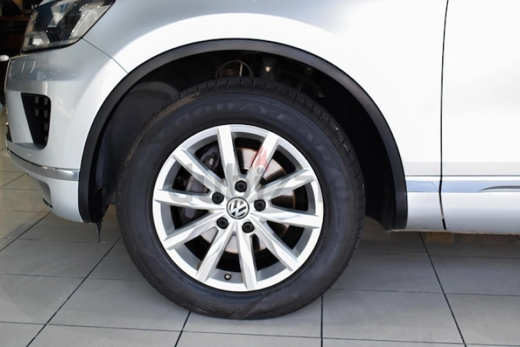Volkswagen Touareg, год 2018, цвет Silver-Gasoline, пробег 138,000 km, фото 2497
